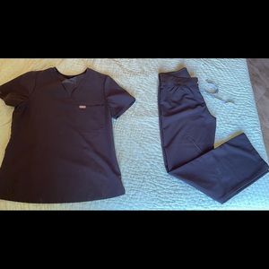 Black Figs Scrub Set